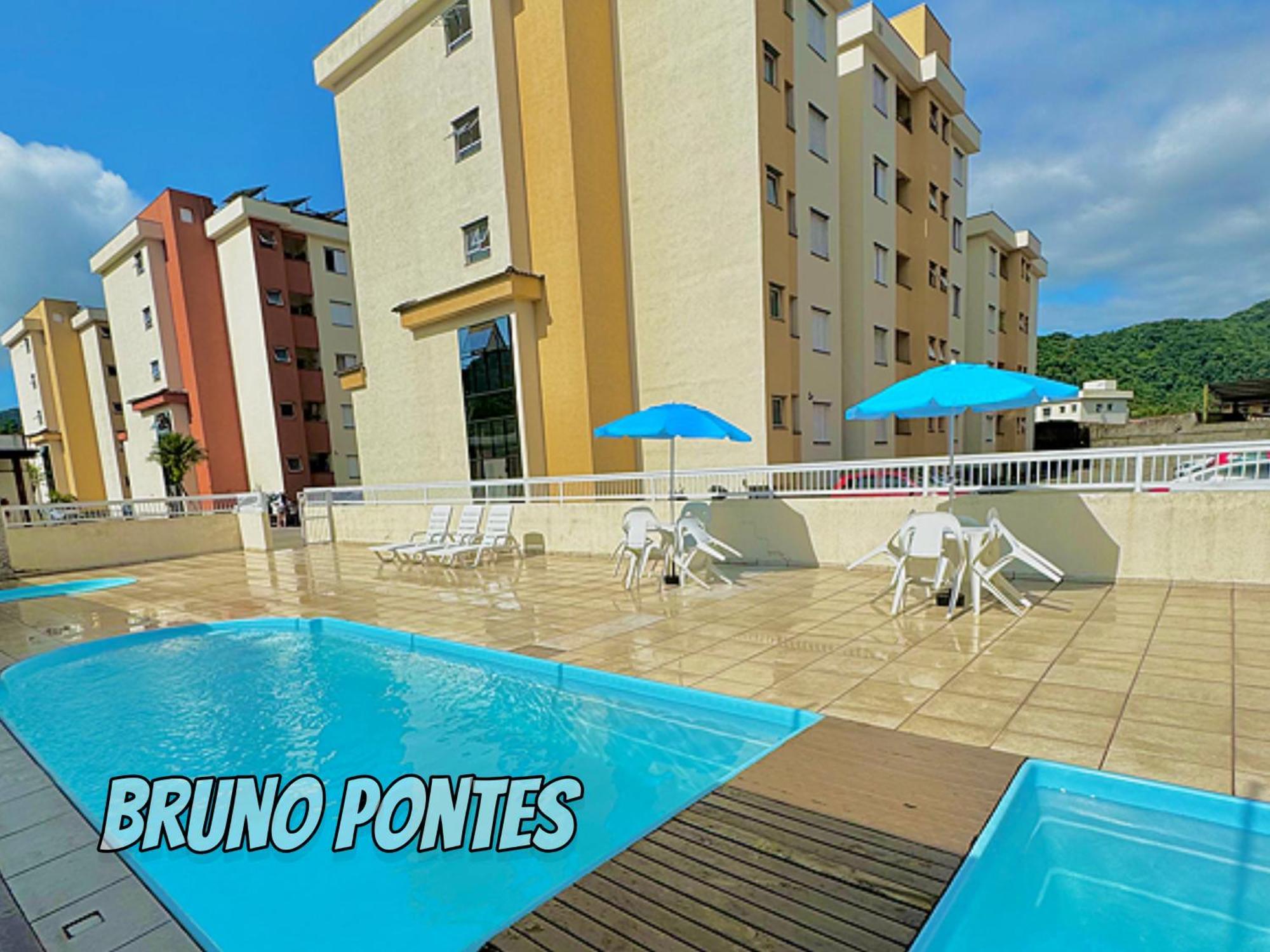 Em Com Piscina E Churrasqueira * Ubatuba