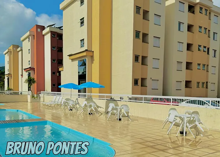 Apartamento Em Ubatuba Com Piscina E Churrasqueira