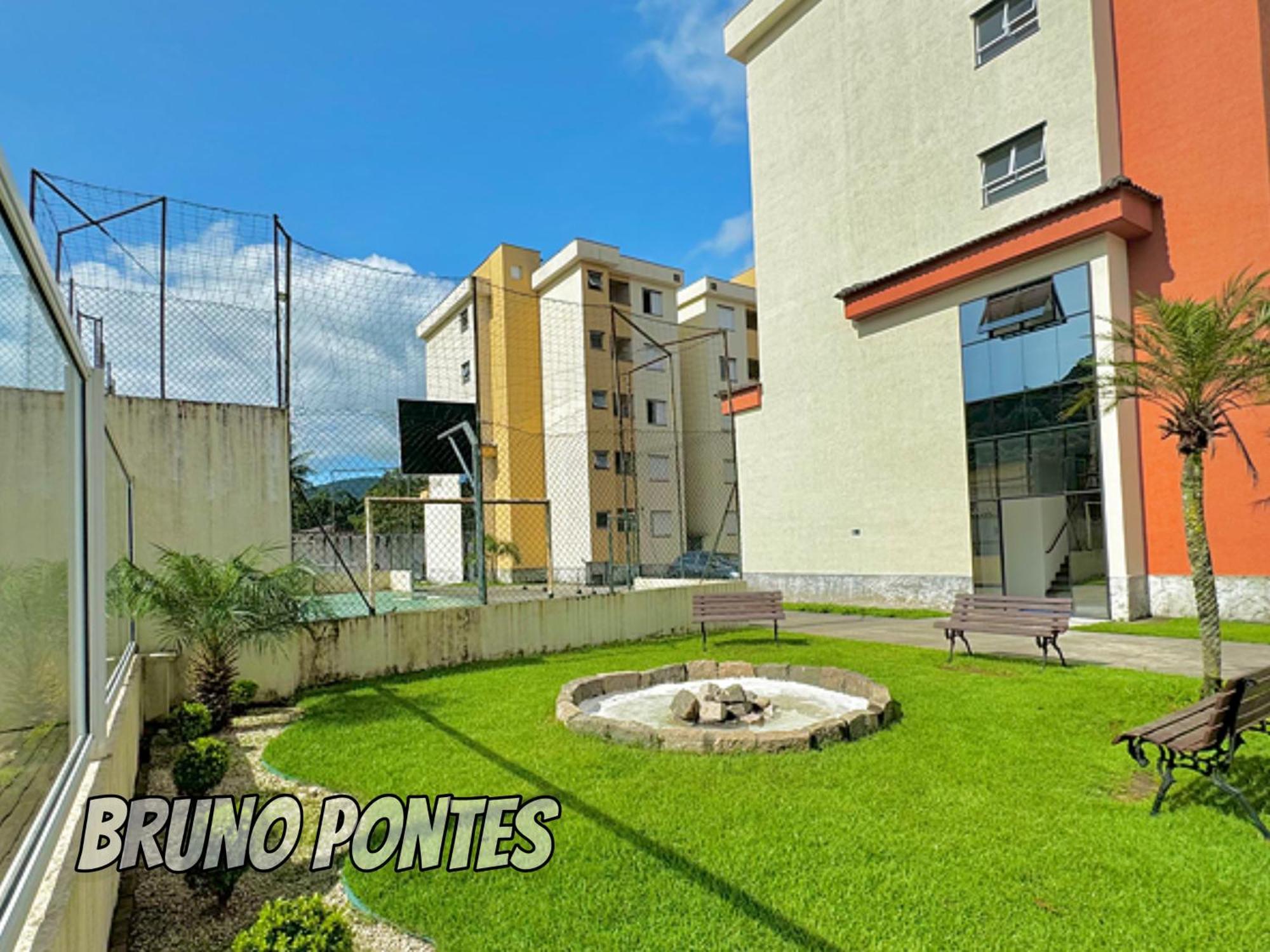 Em Com Piscina E Churrasqueira Ubatuba