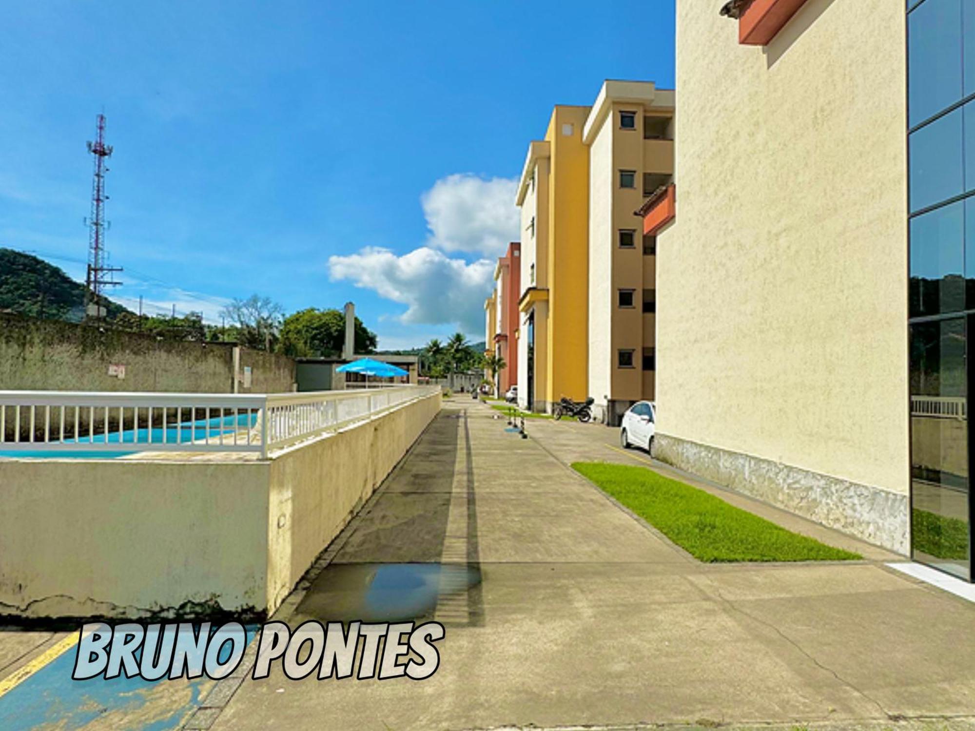 Em Com Piscina E Churrasqueira Ubatuba