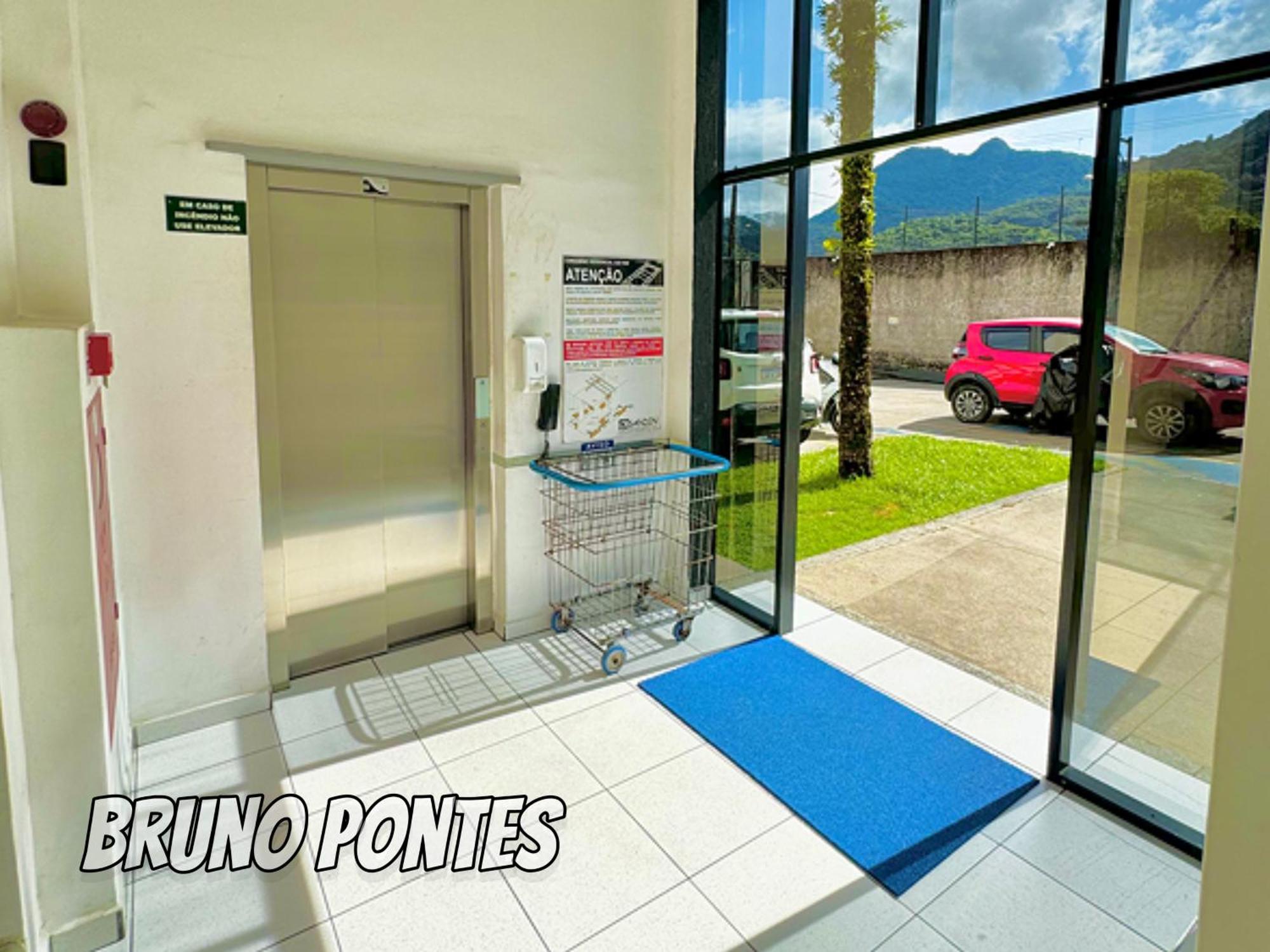 Em Com Piscina E Churrasqueira * Ubatuba