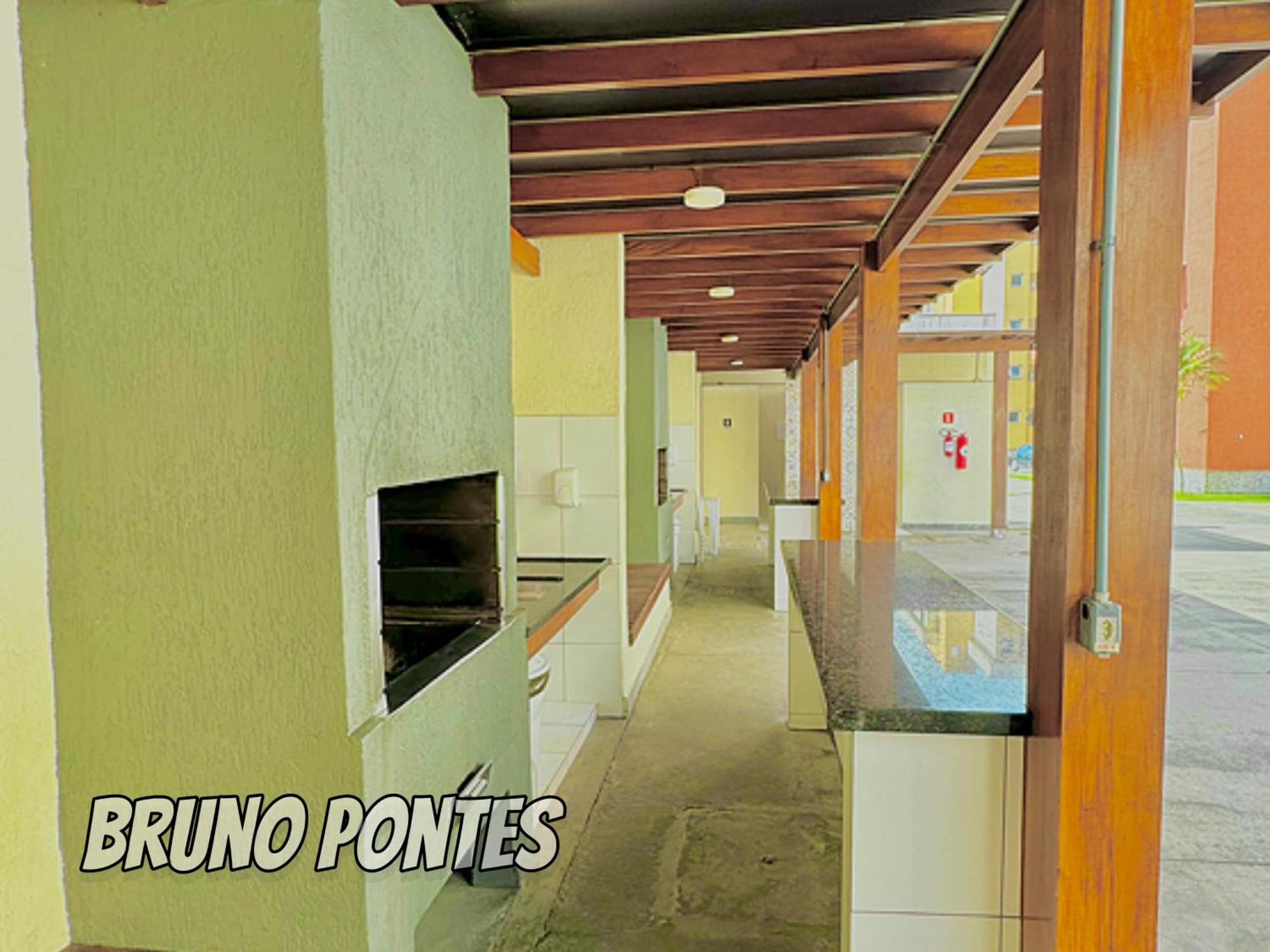 Em Com Piscina E Churrasqueira *