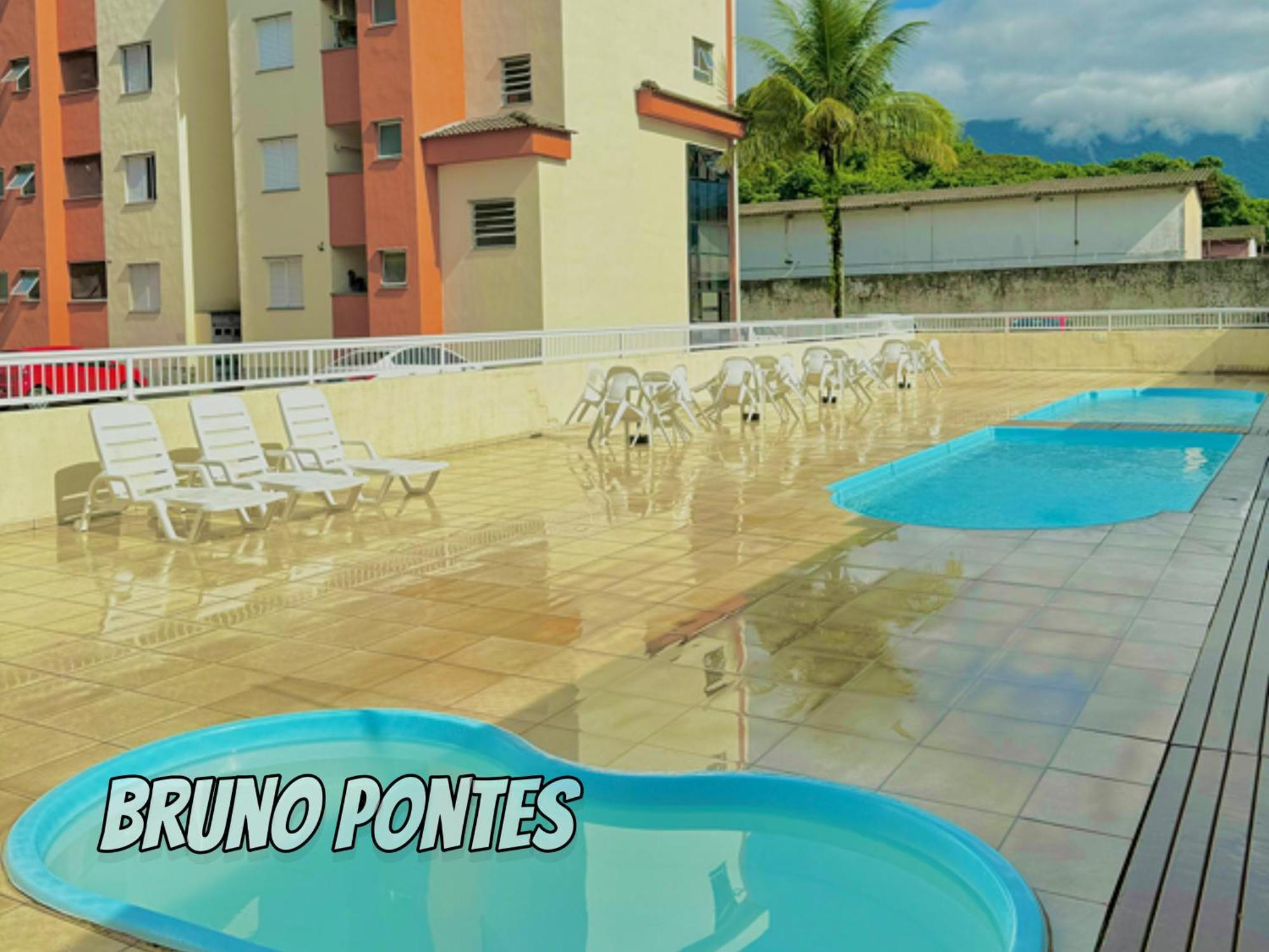 Em Com Piscina E Churrasqueira