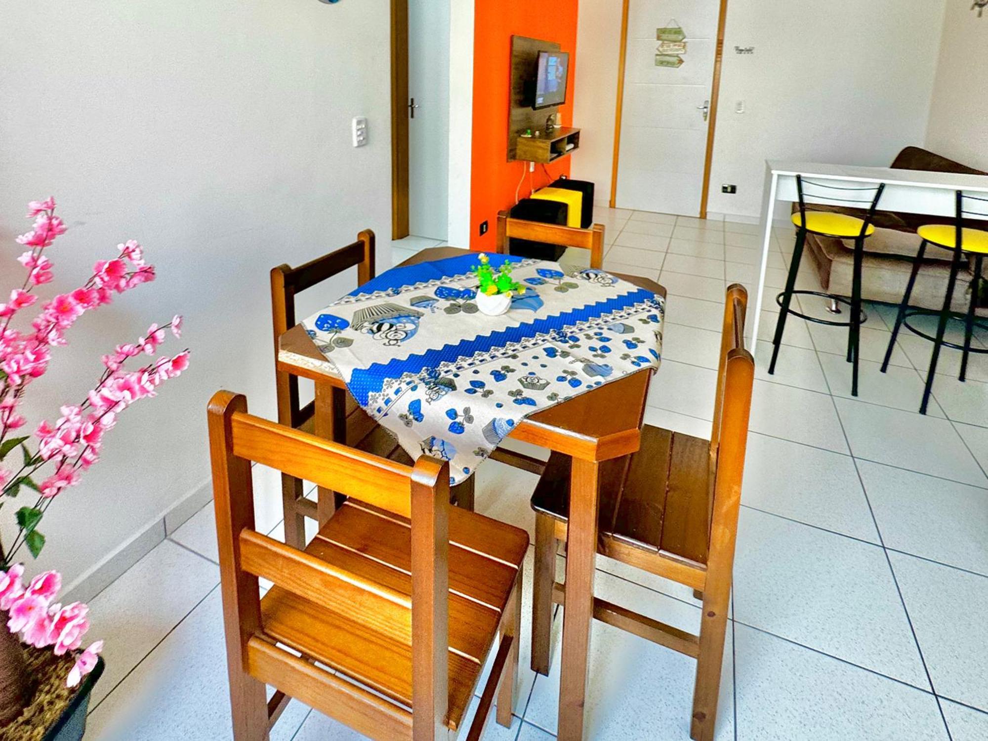 Em Com Piscina E Churrasqueira Ubatuba
